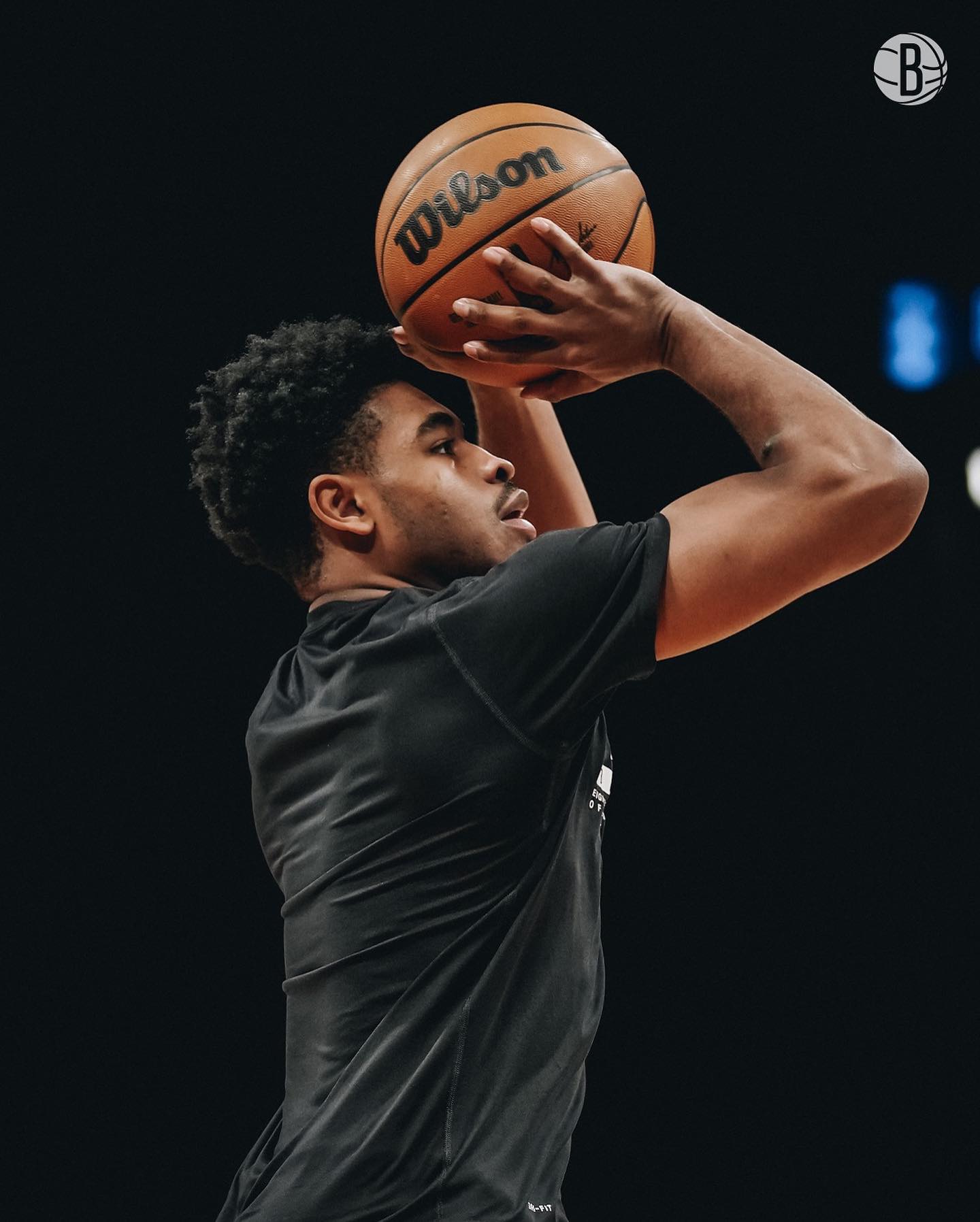 爱游戏体育-赛前突围战来临，布鲁克林篮网围绕法国杯调整名单，引发热议，训练强度明显提升