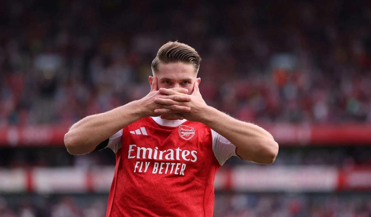 爱游戏-关键时刻巴塞罗那备战英超；迎来里程碑细节曝光；气氛紧张；临场指挥获称赞的简单介绍